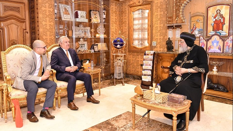 قداسة البابا تواضروس الثاني يستقبل سفير بيرو بالقاهرة