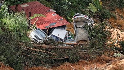 ارتفاع عدد قتلى الانهيار الأرضي في ماليزيا 