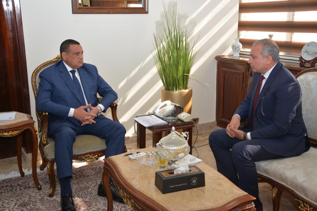 وزير التنمية المحلية ورئيس جهاز التنمية الحضرية 