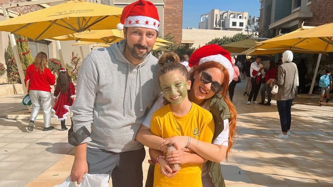 أسما شريف منير وابنتها وطليقها