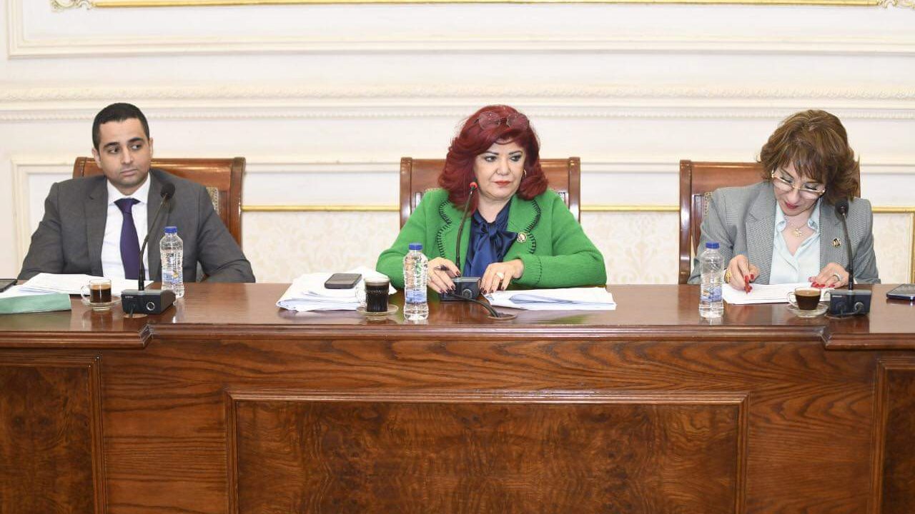 لجنة السياحة خلال اجتماعها اليوم