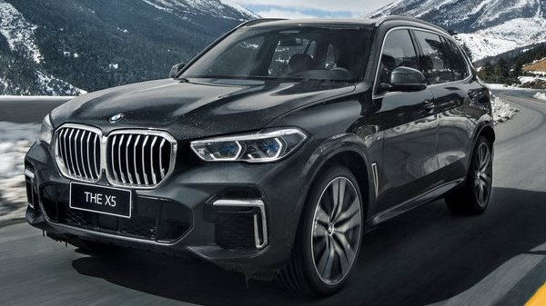 سيارة BMW X5 موديل 2023