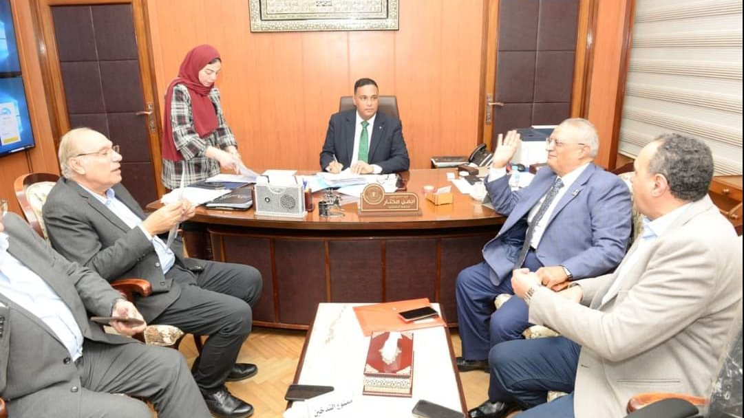 صورة من الاجتماع صورة من الاجتماع