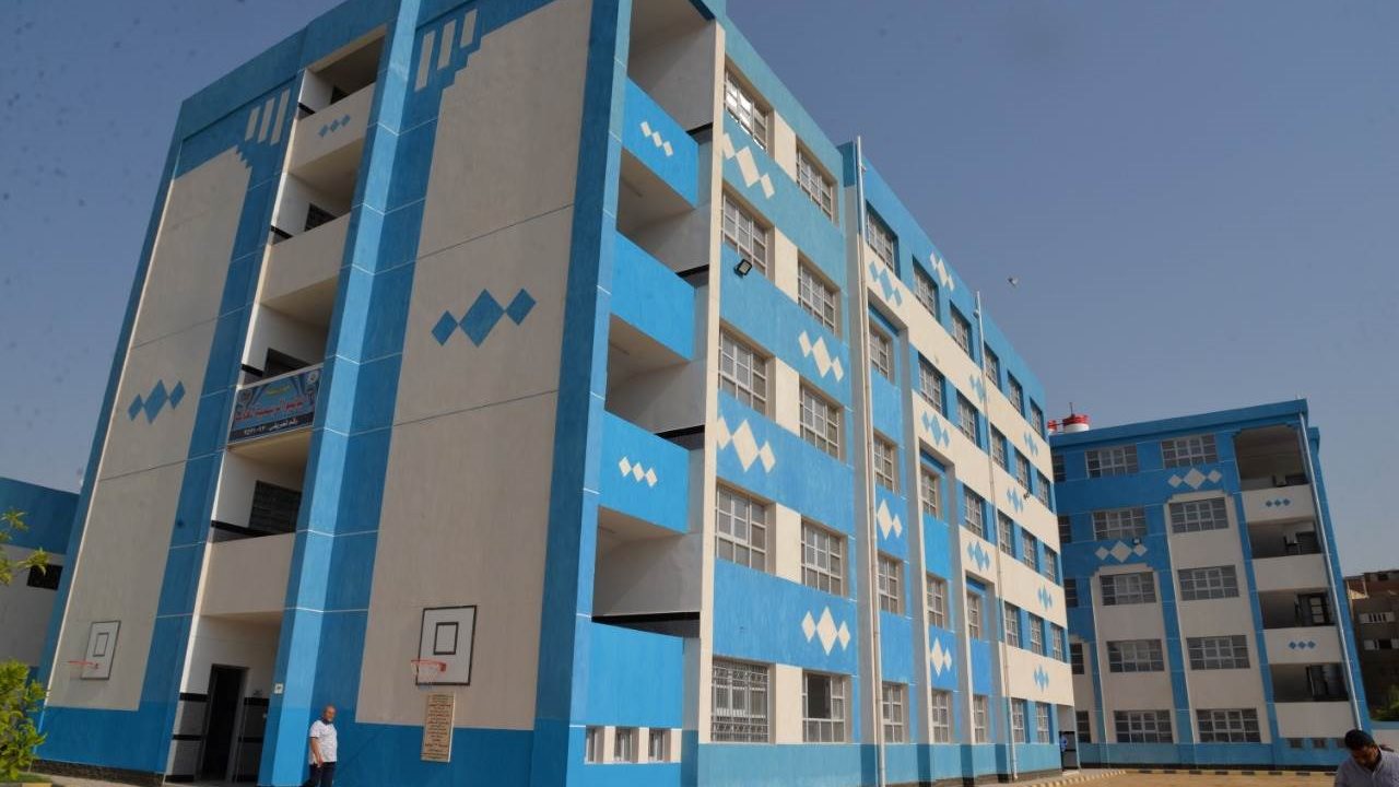 أحد المدارس الجديدة بأسيوط  أحد المدارس الجديدة بأسيوط