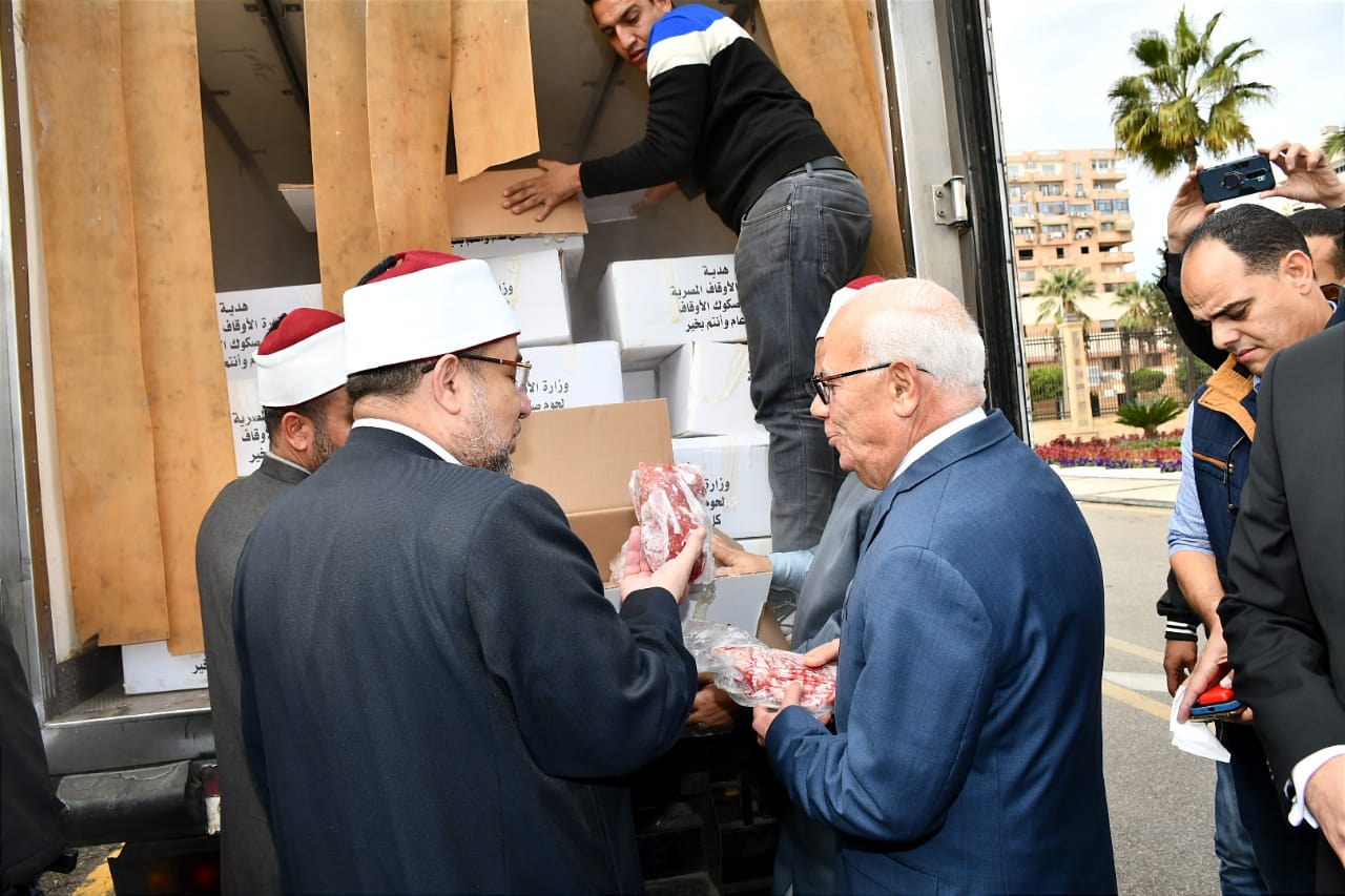 توزيع الدفعة السابعة من لحوم الأوقاف