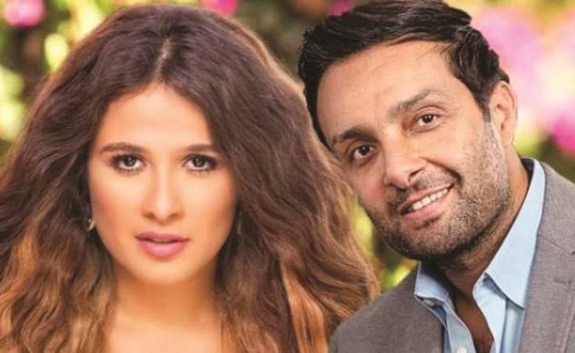 ياسمين عبد العزيز  وشقيقها