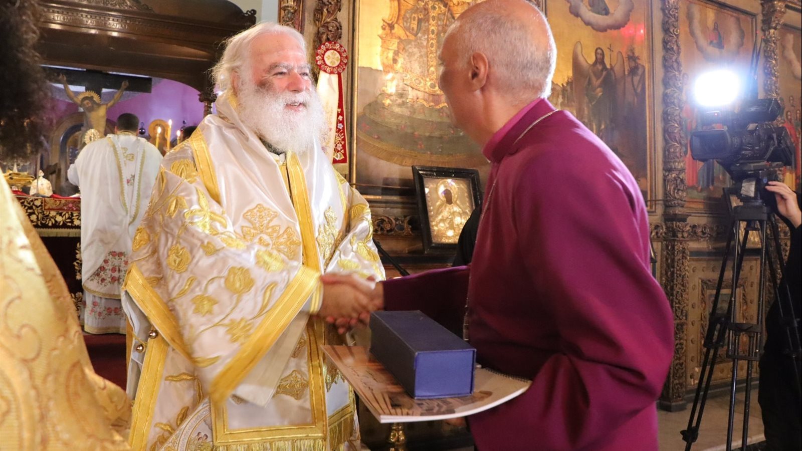 المطران سامي فوزي يهنئ الروم الأرثوذكس بعيد الميلاد