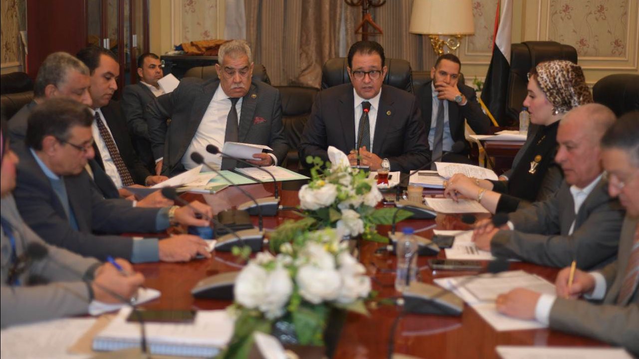 إجتماع لجنة النقل والمواصلات بالبرلمان