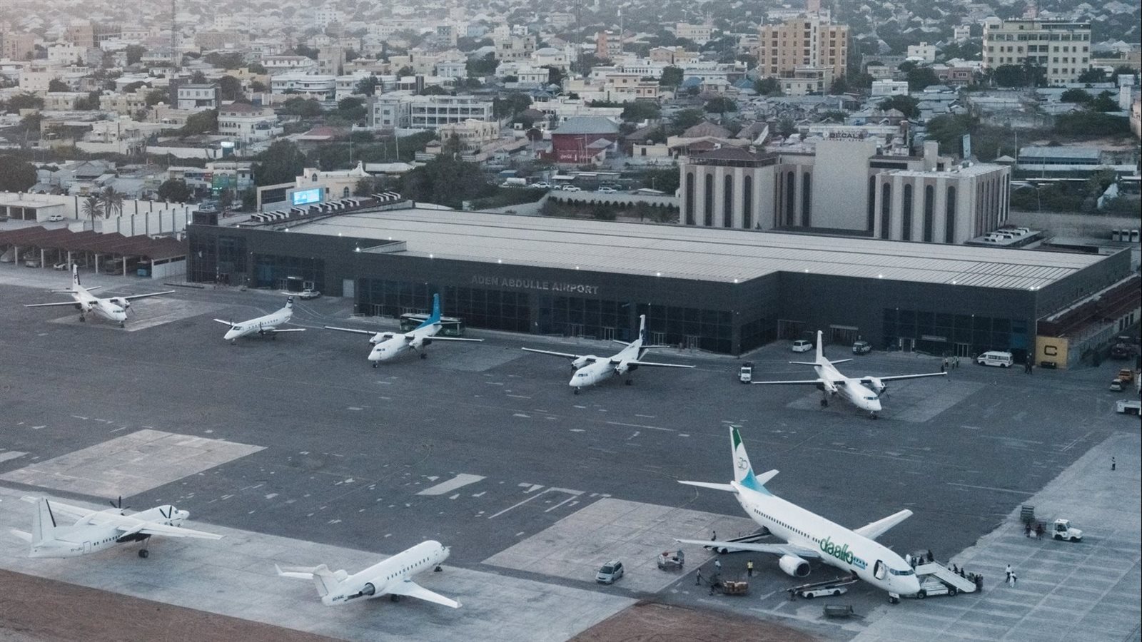 مطار مقديشو