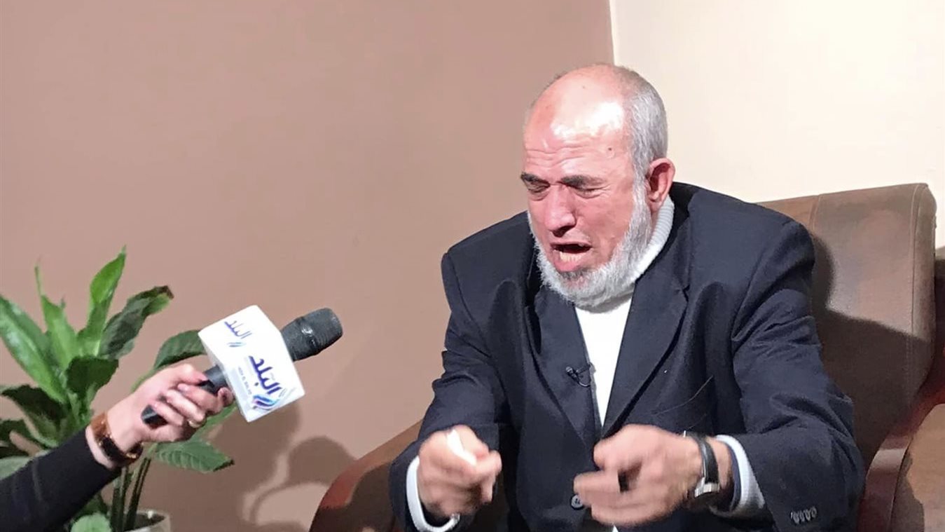 محمد صادق، والذي قام أولاده  بطرده في الشارع