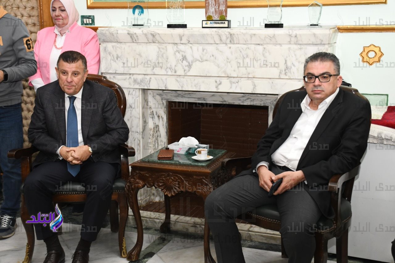 استقبال رئيس جامعة عين شمس لوفد جائزة خليفة التربوية