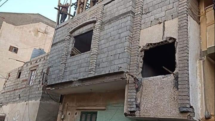 وقف أعمال بناء بدون ترخيص بالعريش