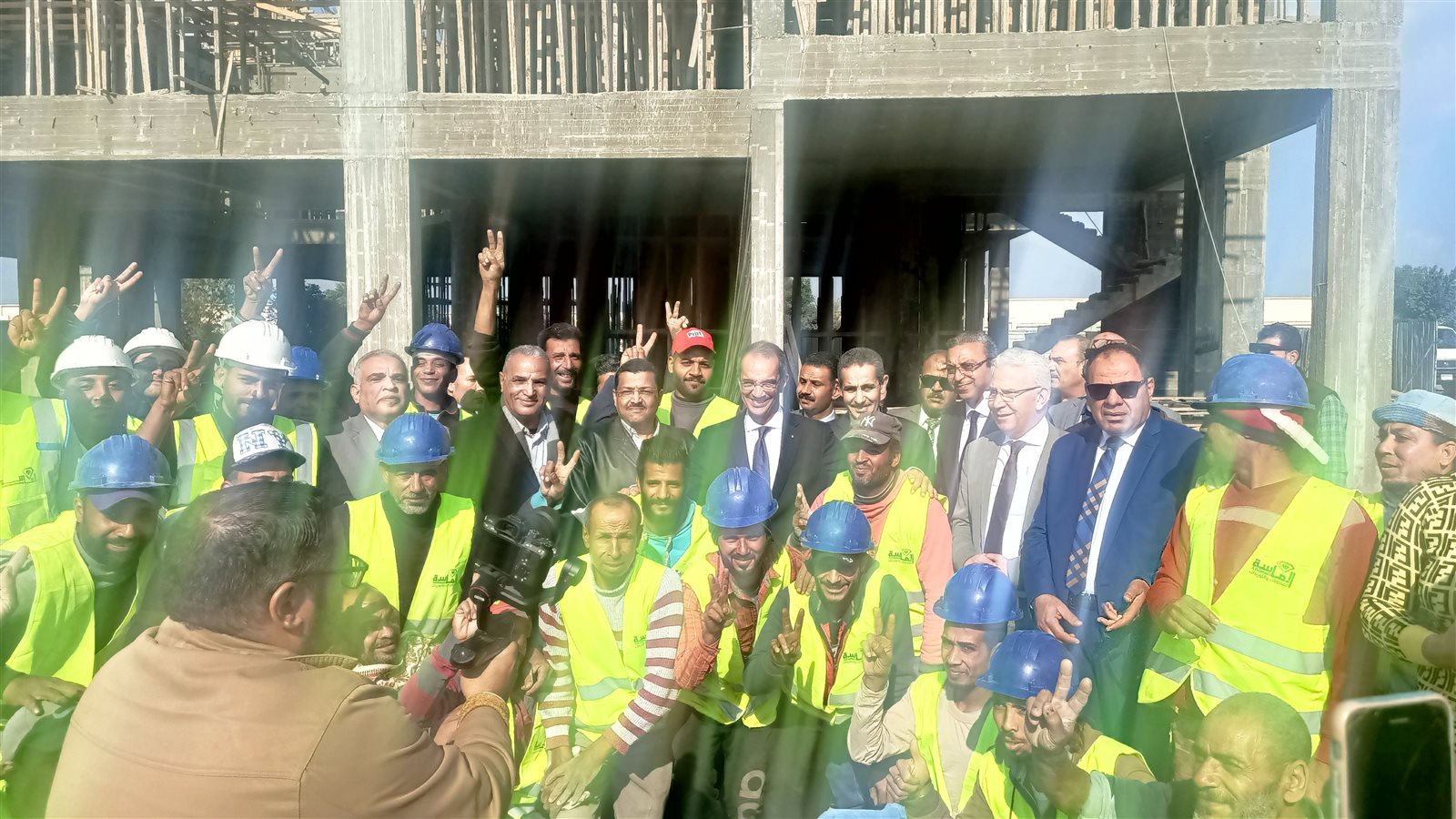 وزير الاتصالات في جولته بالغريية  وزير الاتصالات في جولته بالغريية