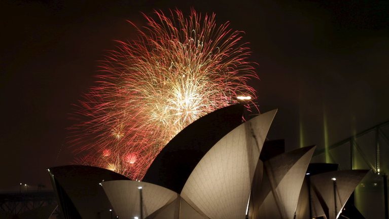 2023.. مدن تستقبل العام الجديد  بدون قيود كورونا وأخرى تقلص 