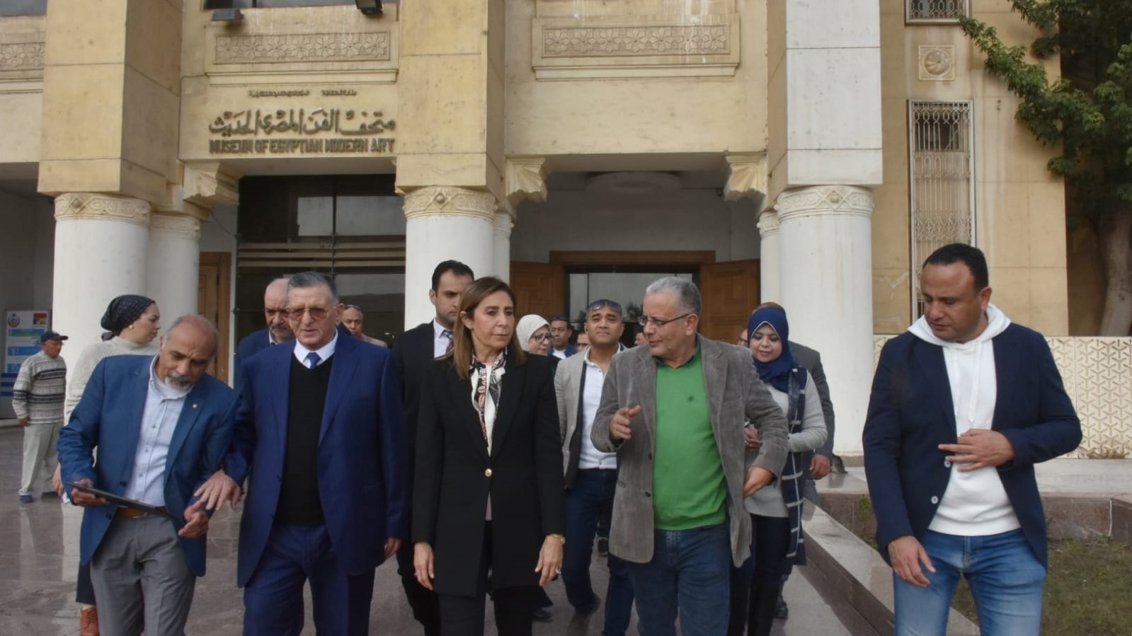 وزيرة الثقافة