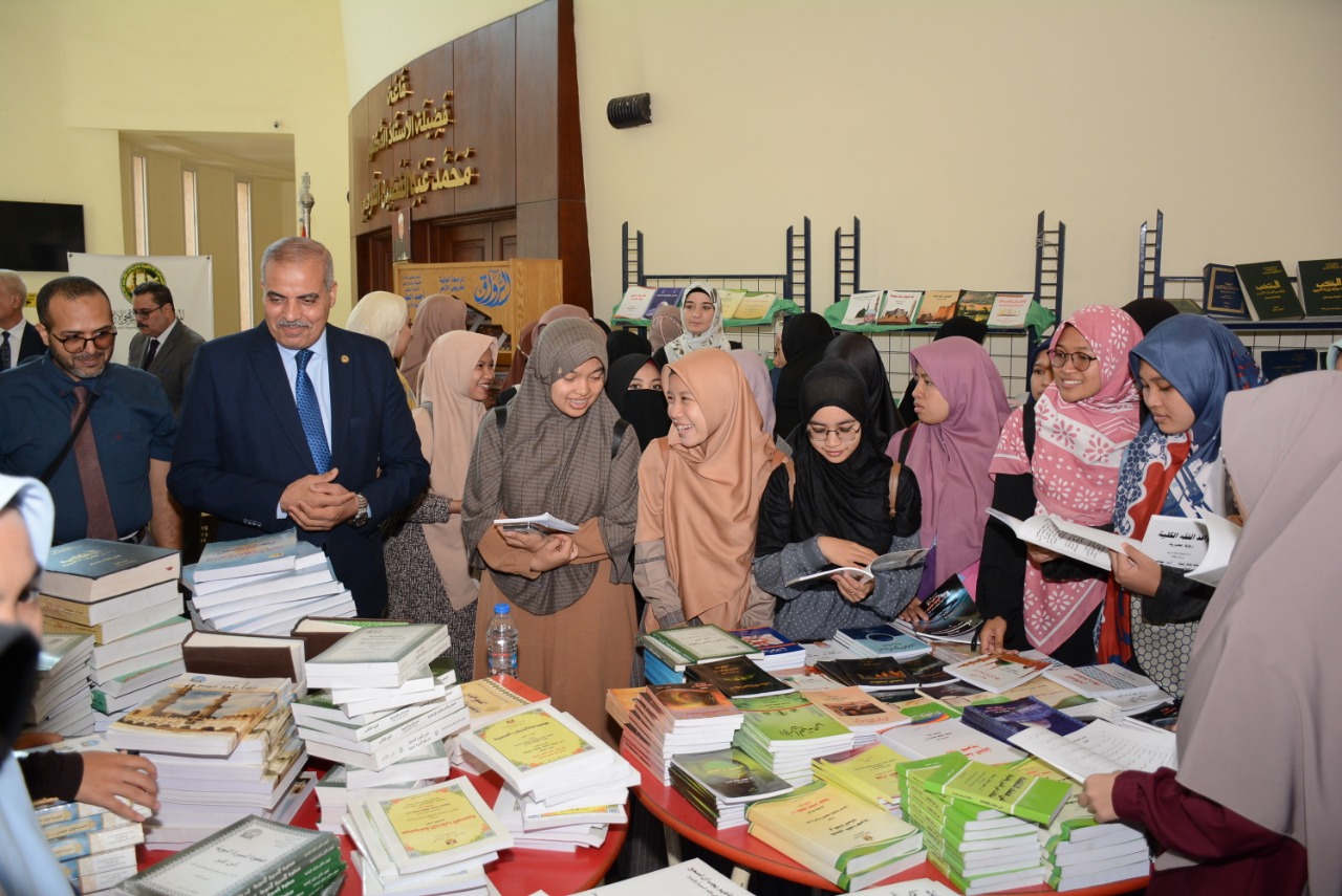 الطلاب الوافدين