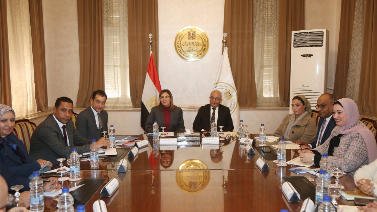 وزيرة الثقافة