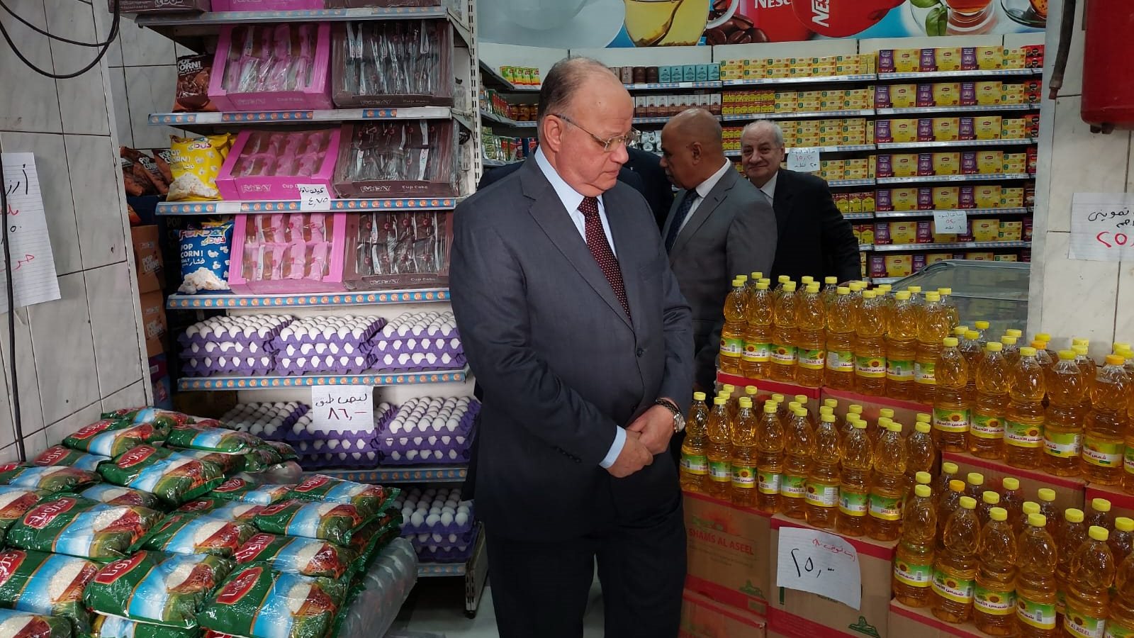 محافظ القاهرة خلال الجولة