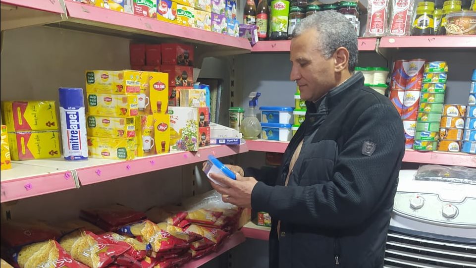 ضبط مخبز بلدي و 4 محلات مواد غذائية للبيع بأزيد من السعر 