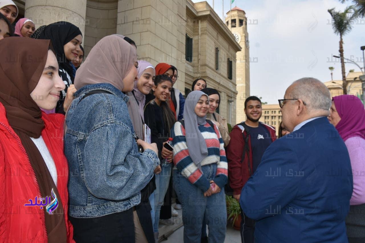 رئيس جامعة القاهرة3