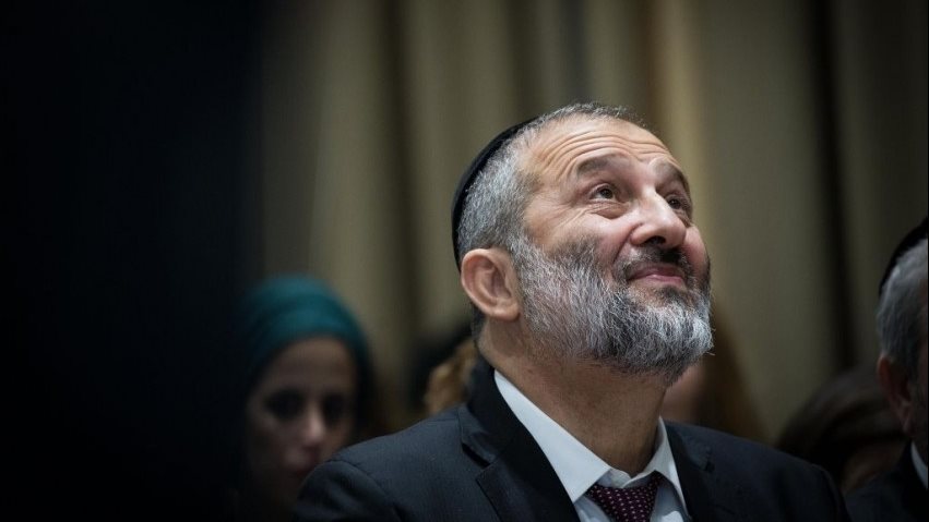 أريبية درعي وزير الداخلية والصحة