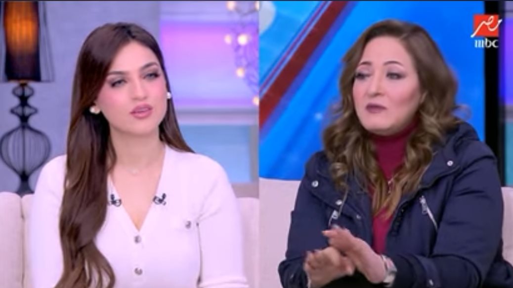 الفنانة عنبر وياسمين عز 