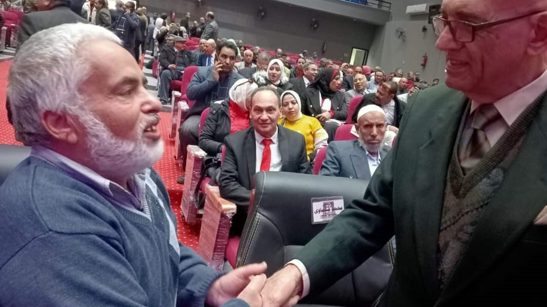 طارق الصاوي رئيس نادي الادب طارق الصاوي رئيس نادي الادب