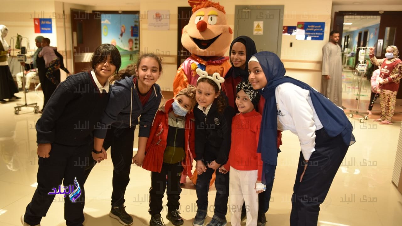 طلاب المدارس  يدعمون محاربي السرطان بالاقصر 