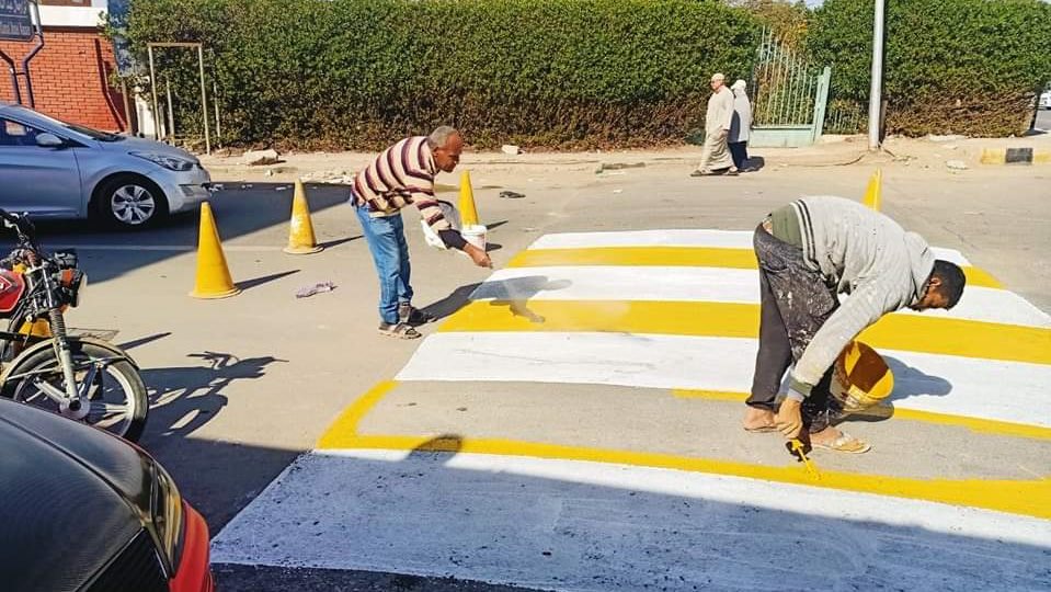 اعمال دهان المطبات بطور سيناء 