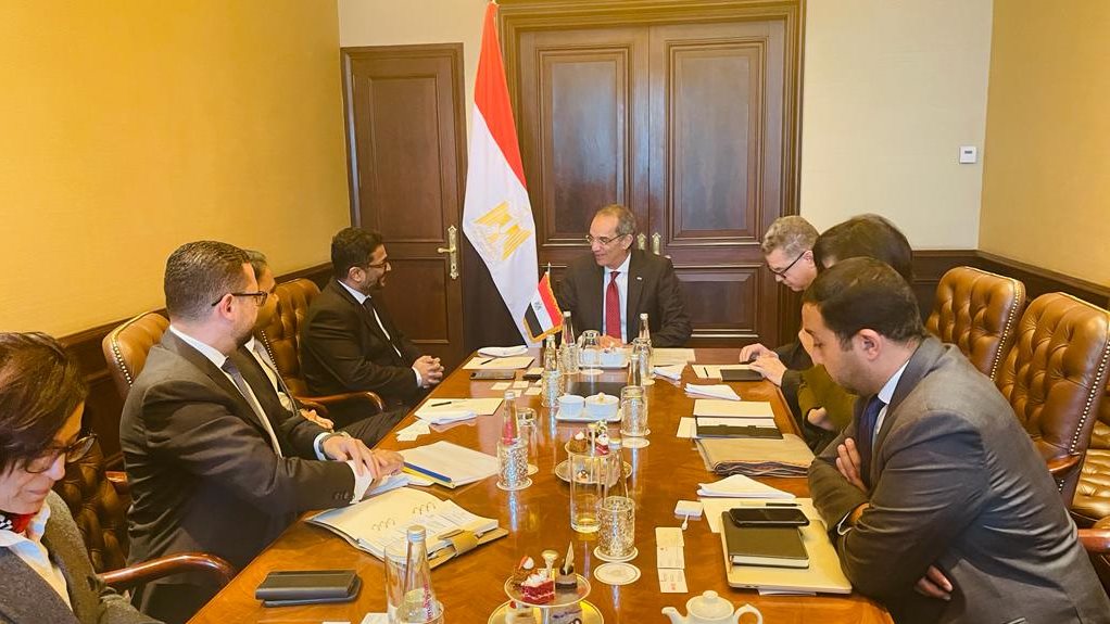 وزير الاتصالات