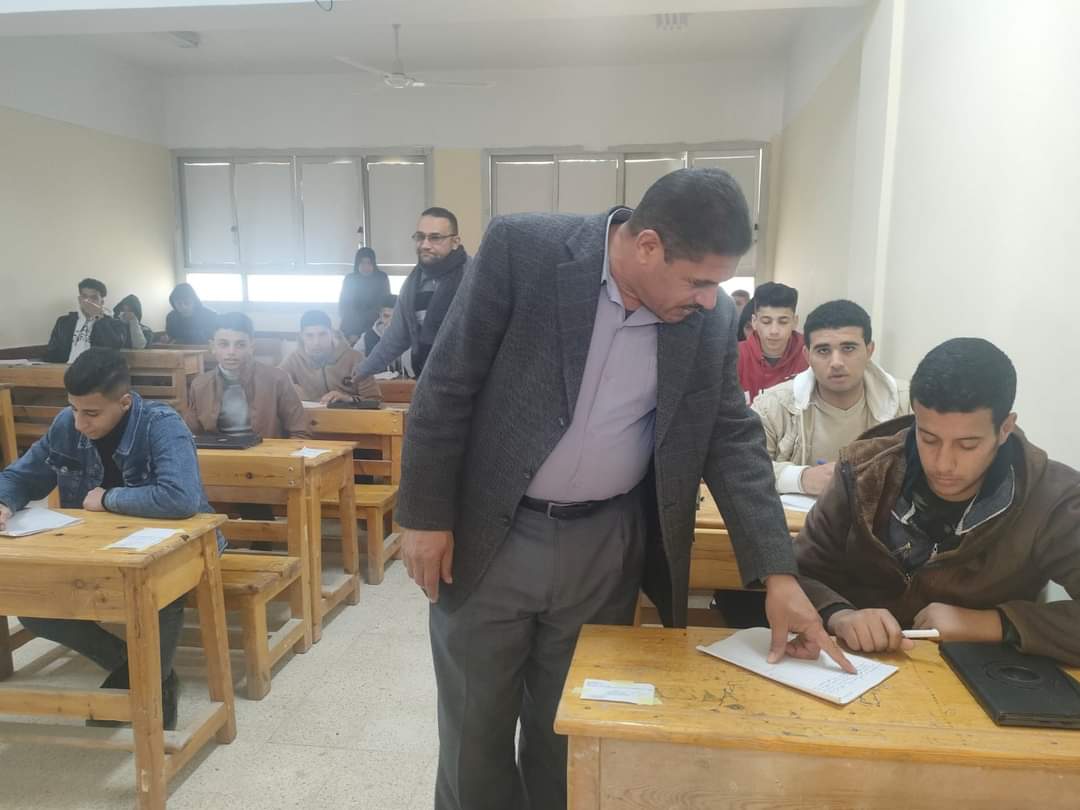 متابعة امتحانات صفوف النقل في نخل