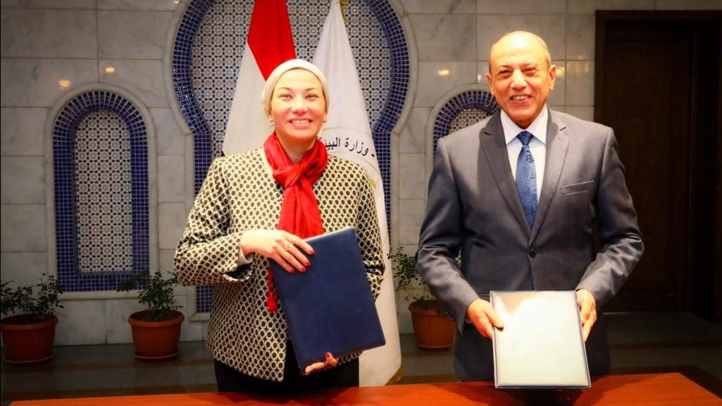 وزيرا الطيران والبيئة