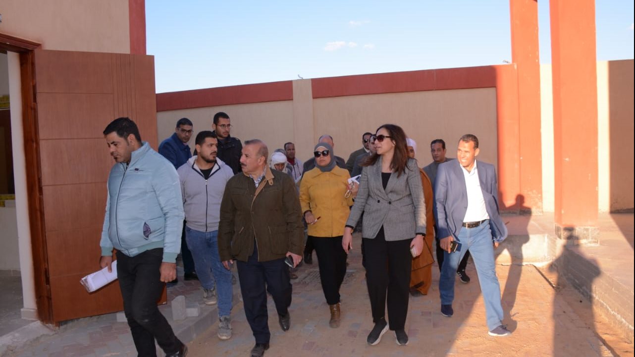 نائب محافظ البحيرة تتفقد قرية "الأمل الجديدة" بوادي النطرون 