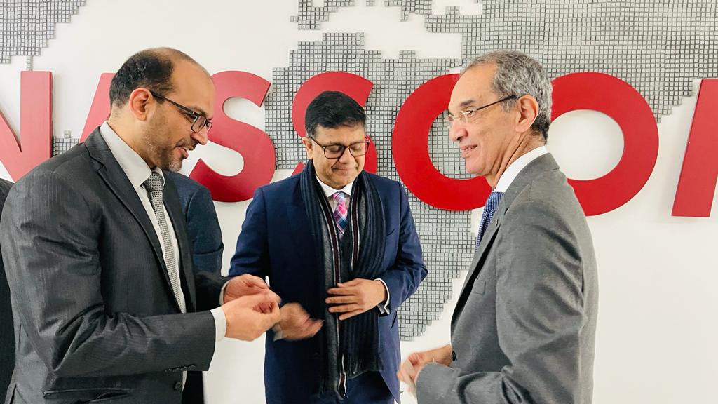 وزير الاتصالات 