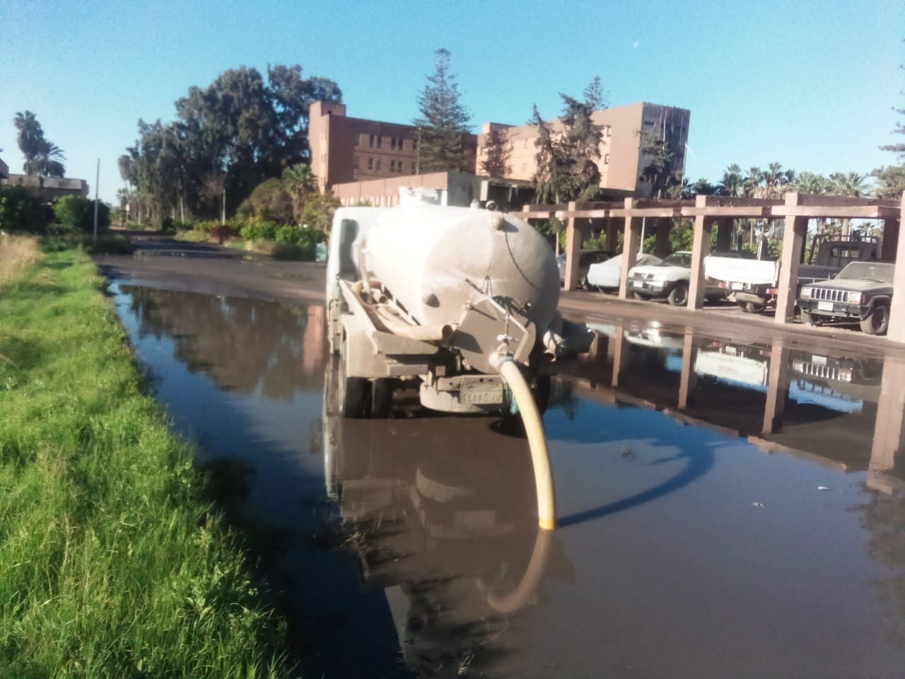 جهود المحافظات لشفط مياة الامطار جهود المحافظات لشفط مياة الامطار