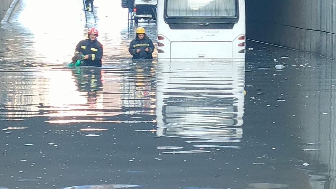 غرق أتوبيس في نفق سيدي بشر