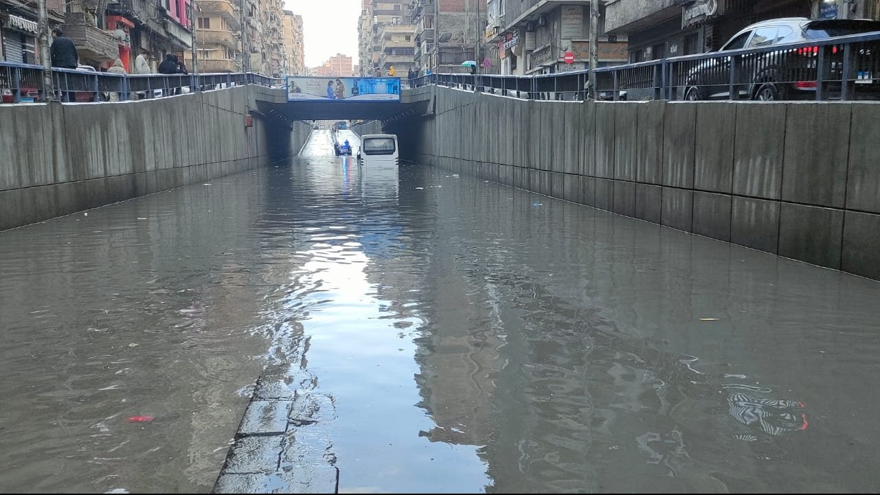 انتشال اتوبيس من كوبري سيدي بشر