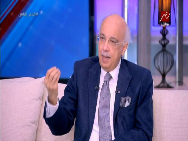  الدكتور أشرف عمر أستاذ الكبد والجهاز الهضمى