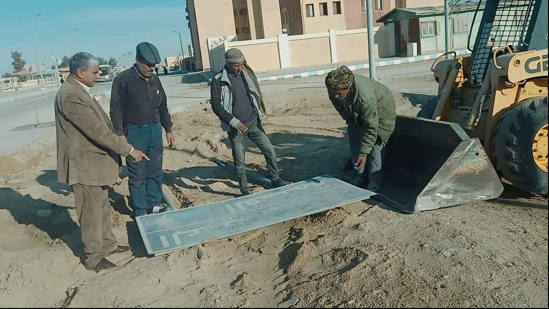 تركيب لوحات ارشادية على الطريق الرئيسى لمدينة الحسنة 