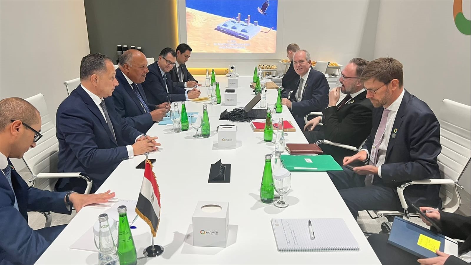 وزير الخارجية يستقبل الوزير الدنماركي للتعاون التنموي 