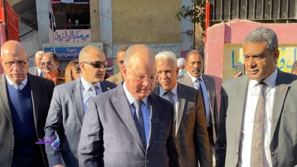 محافظ القاهرة خلال الجولة