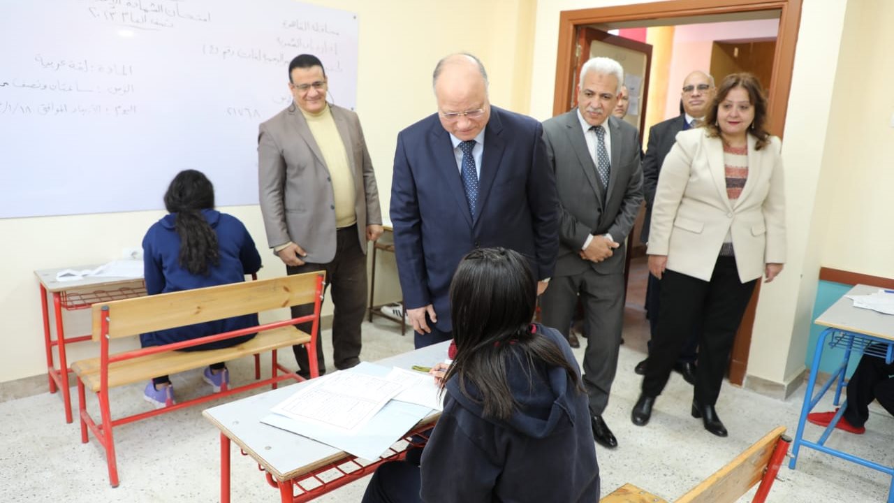 محافظ القاهرة خلال الجولة