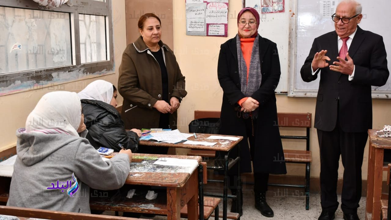 محافظ بورسعيد وجه أولياء الأمور بالابتعاد عن تجار العلم وتشج