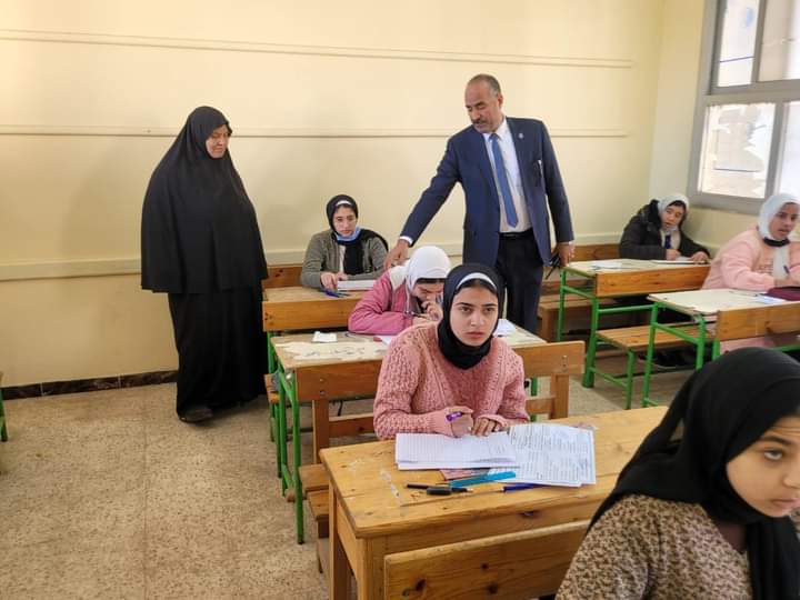وكيل تعليم المنوفية يتفقد امتحانات الشهادة الاعدادية 