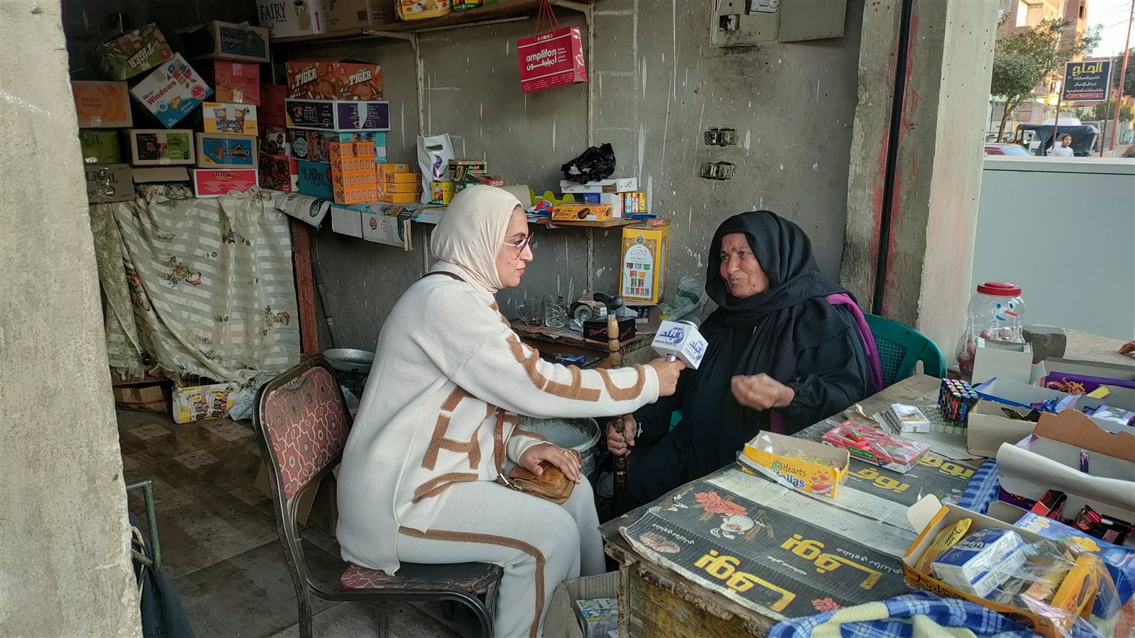 خلال رصد محررة "صدى البلد" معاناة أصحاب المحال التجارية 