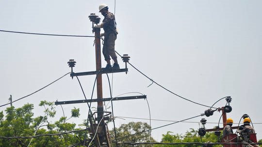 ابراج الكهرباء..  Rizwan Tabassum / AFP