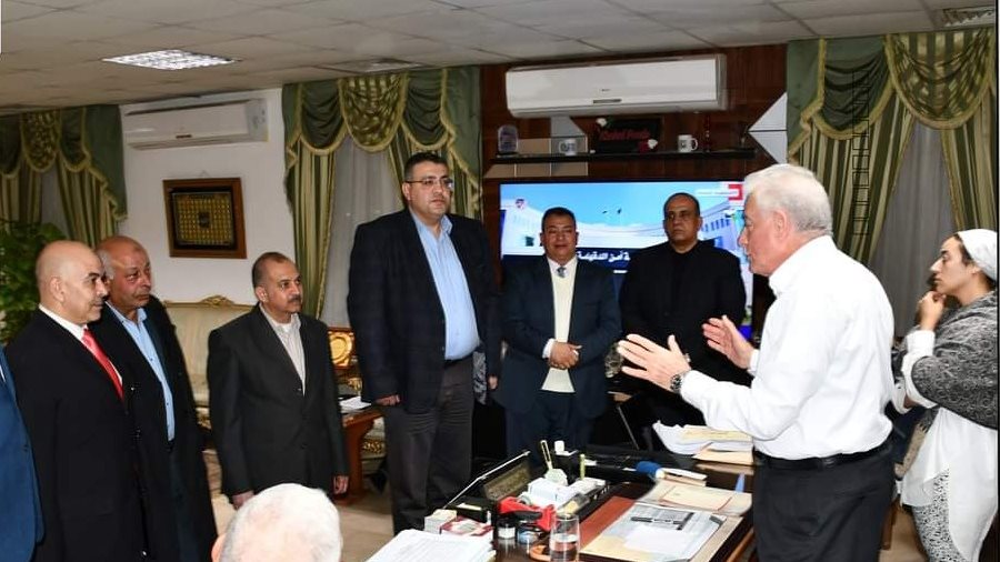 لقاء المحافظ 