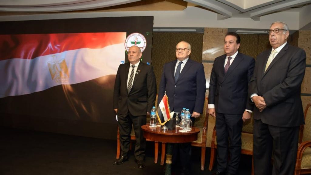 رئيس جامعة القاهرة 