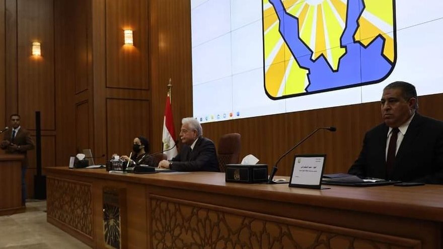فودة خلال الاجتماع 