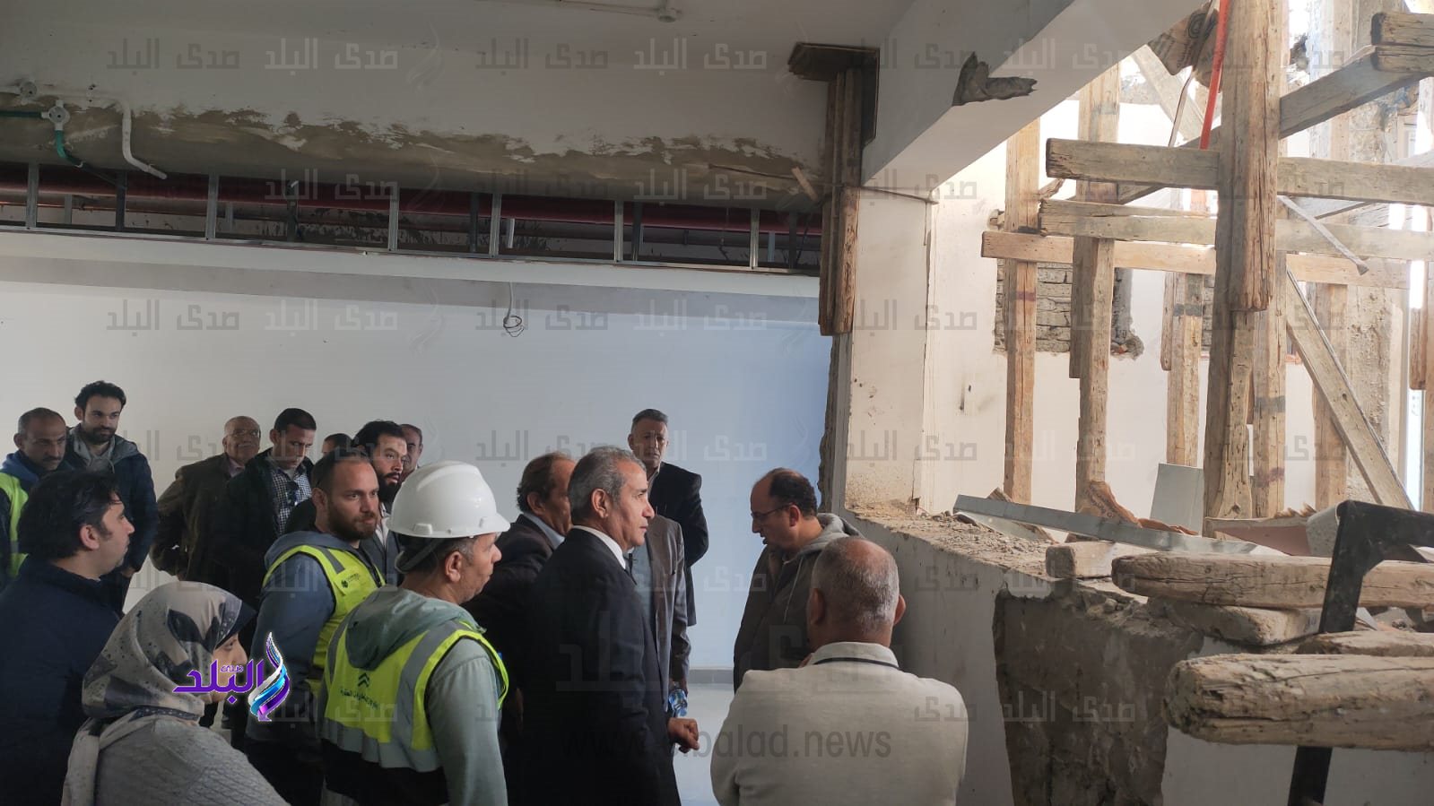 رئيس جامعة حلوان خلال زيارة تفقدية لمستشفى بدر الجامعي5